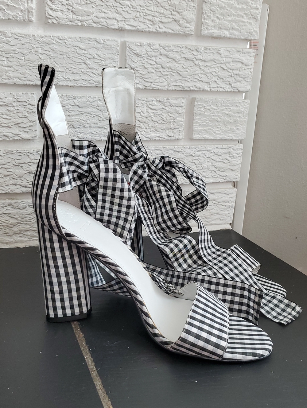 Guess Allison Gingham Black & White Tie-Ankle Block Heel Sandals Sz 10 Coquette